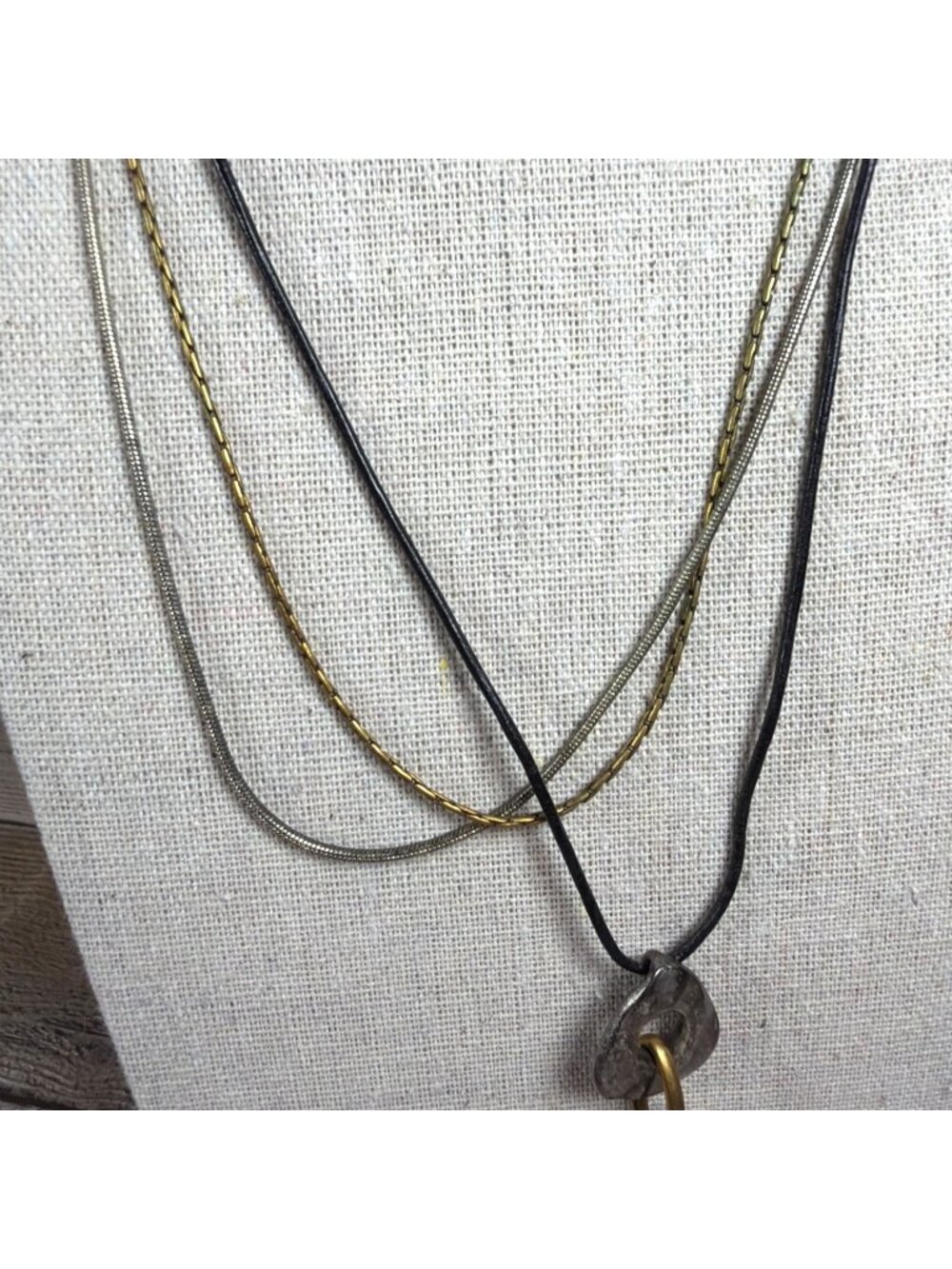 VTG Chicos Brutalist Metal Adjustable 3 Cord Necklace Gold Silver Boho Pendant - Picture 7 of 13